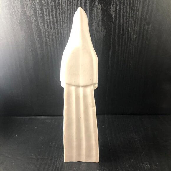 Ceramic Hooded Monk Figurine With cross-detailing - Picture 6 of 7